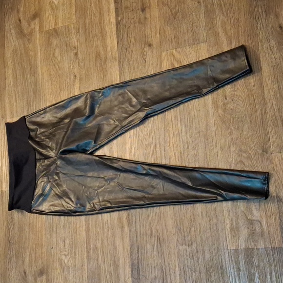 Spanx Women's All Over Faux Leather Leggings. - Picture 12 of 15